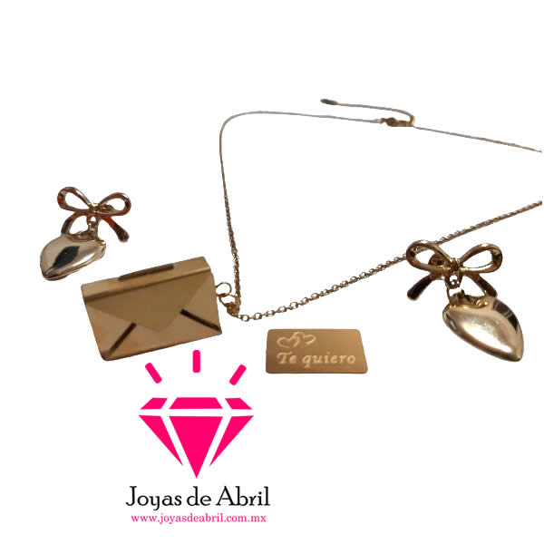 Cadena, emblema con carta, aretes de corazón