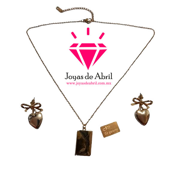 Cadena, emblema con carta, aretes de corazón